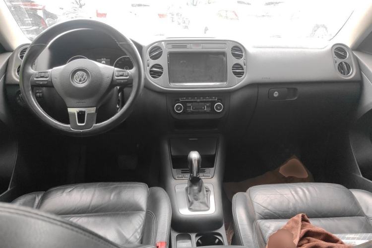 Used Volkswagen Tiguan 2012 2.0 TSI Comfort Edition Center Console
