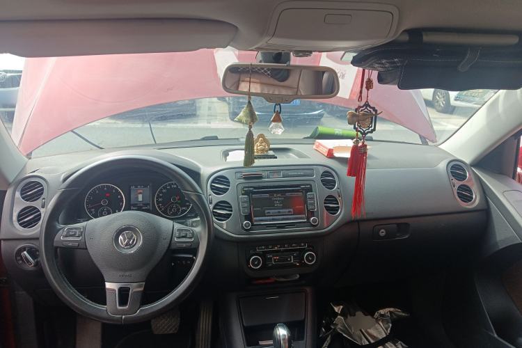 Used Volkswagen Tiguan 2012 2.0 TSI Comfort Edition Center Console