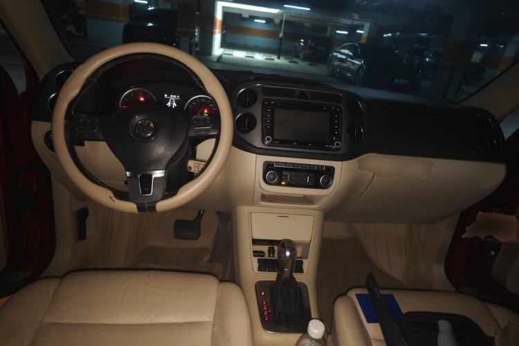 Used Volkswagen Tiguan 2012 1.8TSI Automatic All-Wheel Drive Elite Edition Center Console