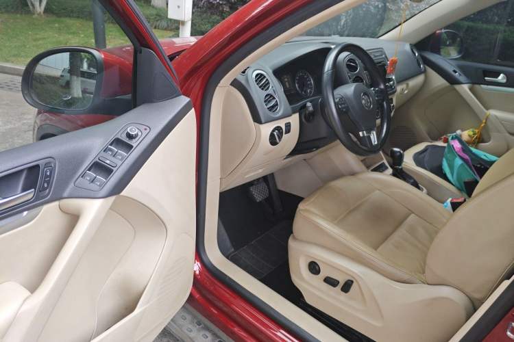 Used Volkswagen Tiguan 2012 2.0 TSI Comfort Edition Driver Seat