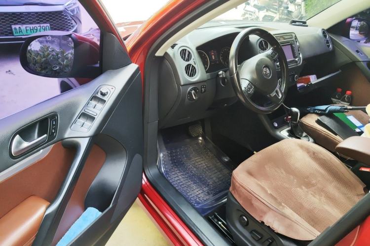 Used Volkswagen Tiguan 2012 2.0 TDI Luxury Edition Driver Seat