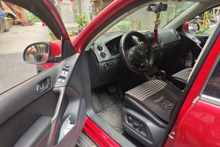 Used Volkswagen Tiguan 2012 1.8TSI Automatic All-Wheel Drive Elite Edition Driver Seat