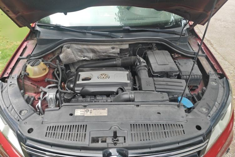 Used Volkswagen Tiguan 2012 2.0 TSI Comfort Edition Engine Bay