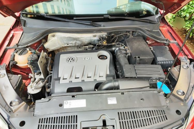Used Volkswagen Tiguan 2012 2.0 TDI Luxury Edition Engine Bay