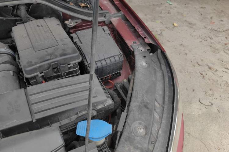 Used Volkswagen Tiguan 2012 2.0 TSI Comfort Edition Engine Bay Left