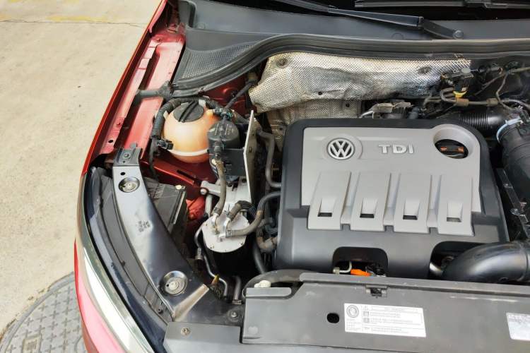 Used Volkswagen Tiguan 2012 2.0 TDI Luxury Edition Engine Bay Right