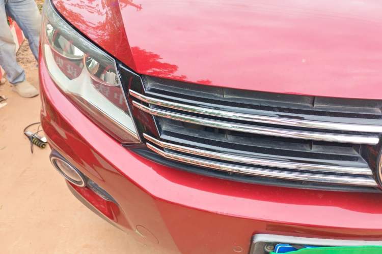 Used Volkswagen Tiguan 2012 2.0 TSI Comfort Edition Engine Bay Right