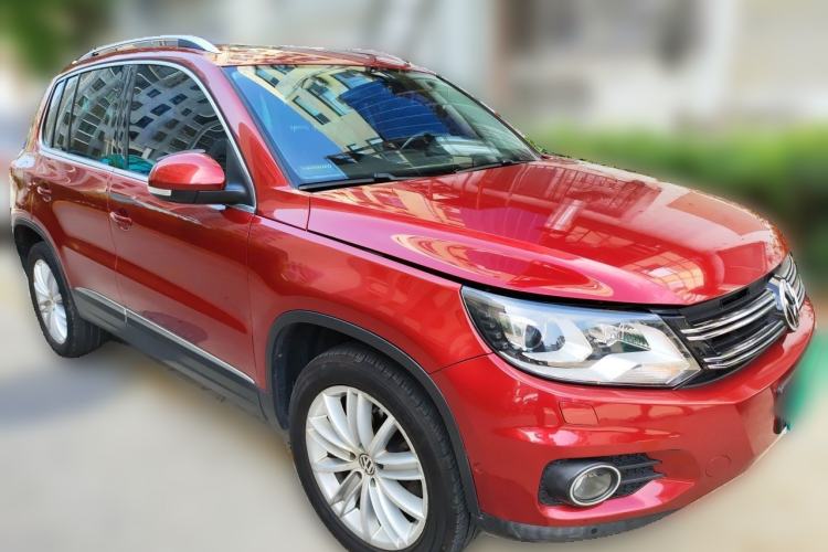Used Volkswagen Tiguan 2012 2.0 TDI Luxury Edition Front Right 45 Deg