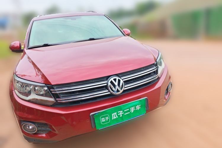 Used Volkswagen Tiguan 2012 2.0 TSI Comfort Edition Front Right 45 Deg
