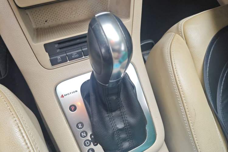 Used Volkswagen Tiguan 2012 2.0 TSI Comfort Edition Gear Lever