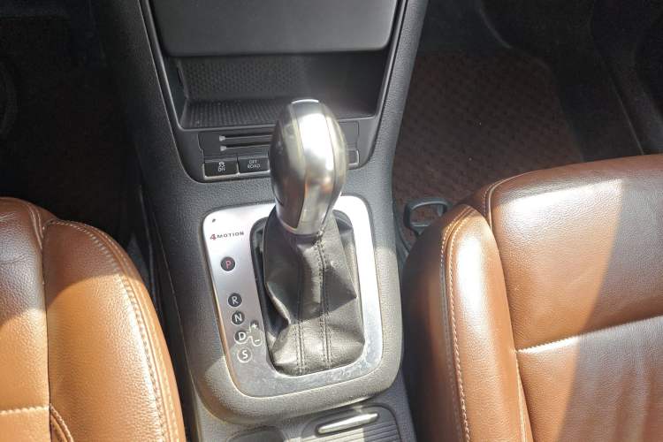 Used Volkswagen Tiguan 2012 2.0 TSI Comfort Edition Gear Lever
