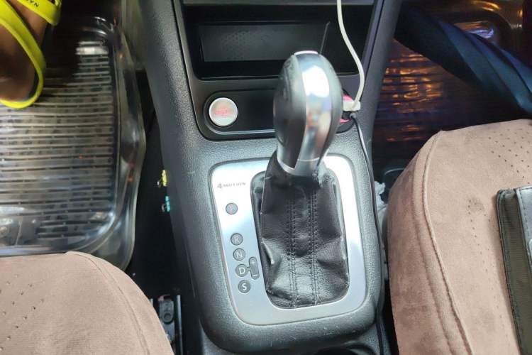 Used Volkswagen Tiguan 2012 2.0 TDI Luxury Edition Gear Lever