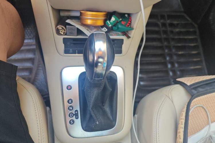 Used Volkswagen Tiguan 2012 1.8TSI Automatic Two-Wheel Drive Elite Edition Gear Lever