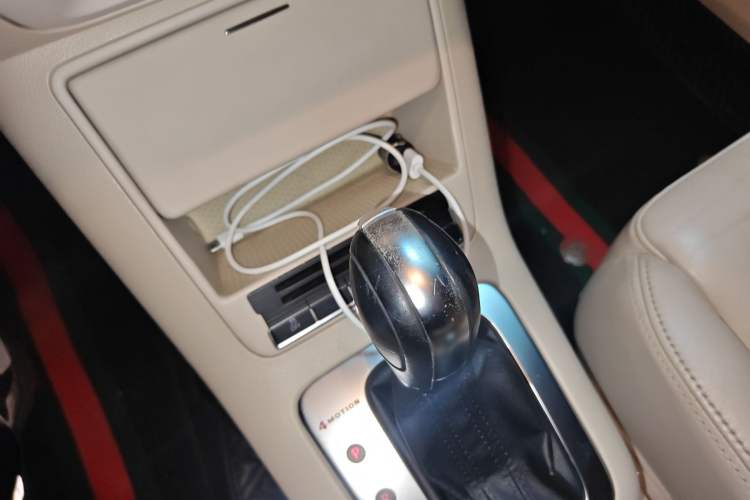 Used Volkswagen Tiguan 2012 1.8TSI Automatic All-Wheel Drive Fashion Edition Gear Lever
