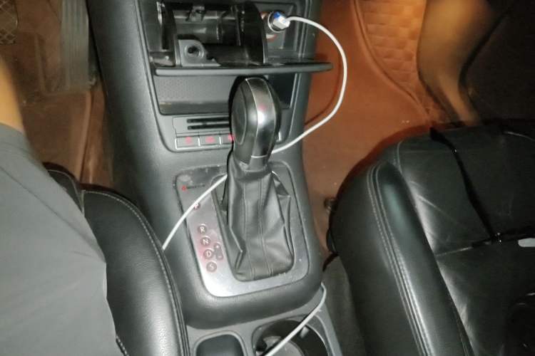Used Volkswagen Tiguan 2012 2.0 TSI Comfort Edition Gear Lever