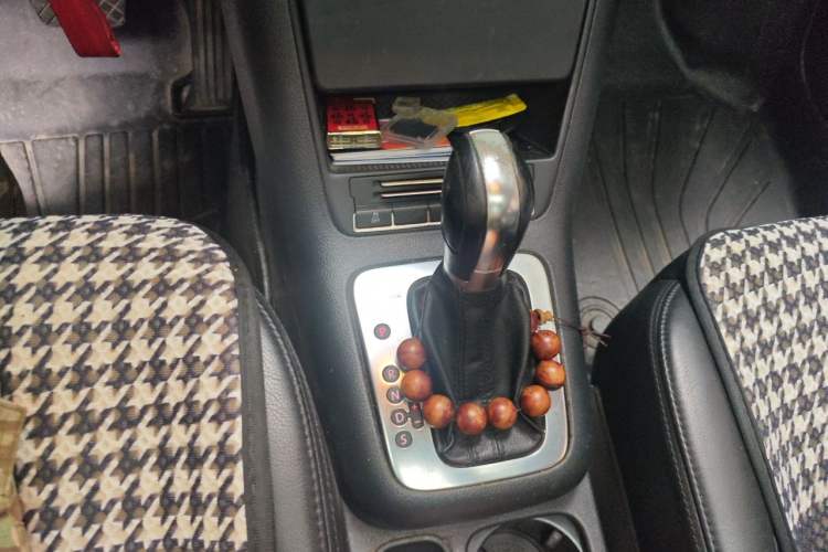 Used Volkswagen Tiguan 2012 1.8TSI Automatic All-Wheel Drive Elite Edition Gear Lever