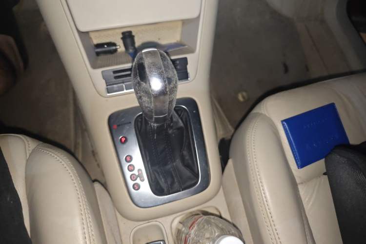 Used Volkswagen Tiguan 2012 1.8TSI Automatic All-Wheel Drive Elite Edition Gear Lever