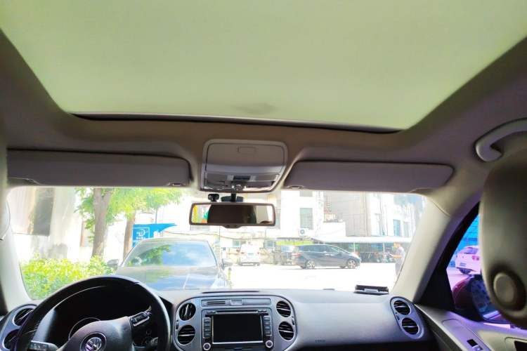Used Volkswagen Tiguan 2012 2.0 TDI Luxury Edition Headliner