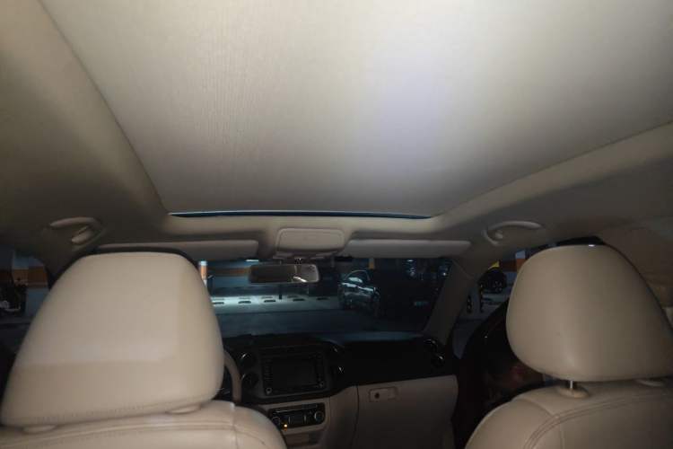 Used Volkswagen Tiguan 2012 1.8TSI Automatic All-Wheel Drive Elite Edition Headliner