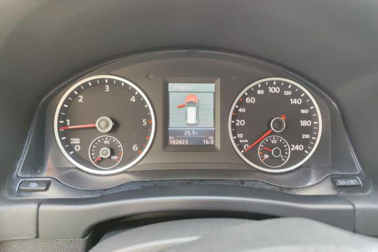 Used Volkswagen Tiguan 2012 2.0 TDI Luxury Edition Instrument Cluster