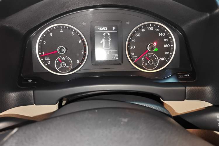 Used Volkswagen Tiguan 2012 1.8TSI Automatic All-Wheel Drive Fashion Edition Instrument Cluster