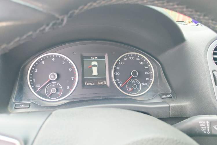 Used Volkswagen Tiguan 2012 2.0 TSI Comfort Edition Instrument Cluster