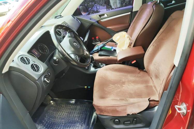 Used Volkswagen Tiguan 2012 2.0 TDI Luxury Edition Left Front Seat