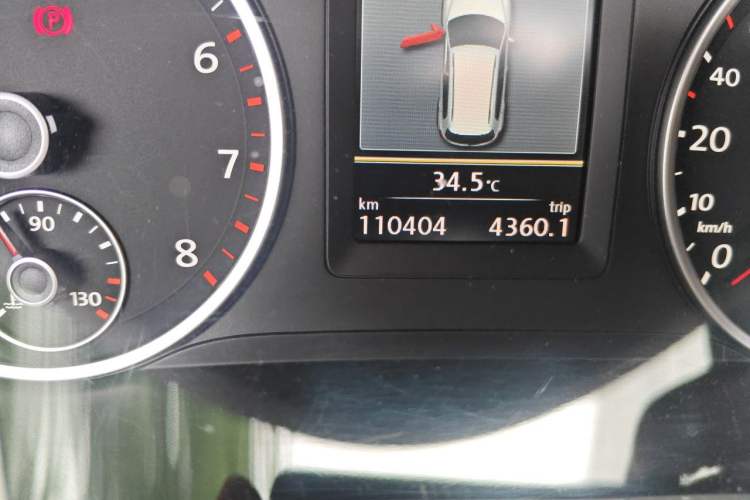 Used Volkswagen Tiguan 2012 2.0 TSI Comfort Edition Odometer Close Up