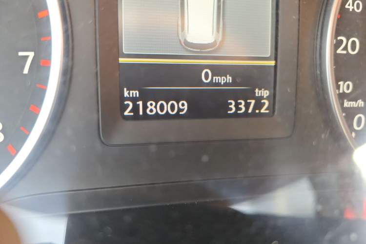 Used Volkswagen Tiguan 2012 2.0 TSI Comfort Edition Odometer Close Up