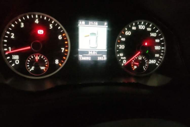 Used Volkswagen Tiguan 2012 2.0 TSI Comfort Edition Odometer Close Up