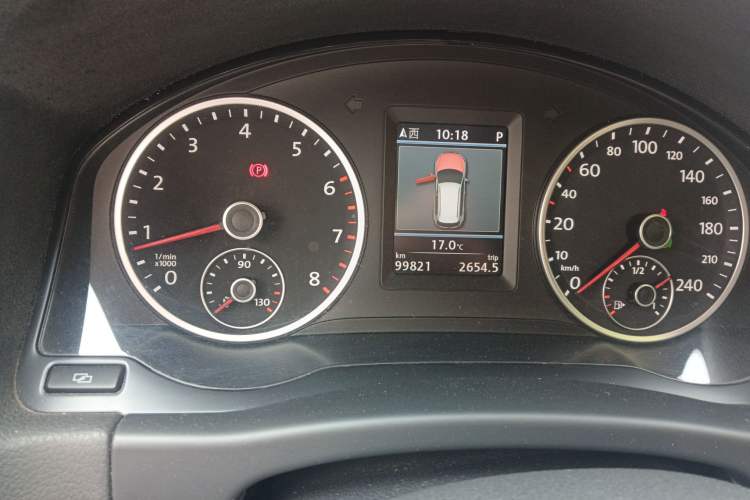 Used Volkswagen Tiguan 2012 2.0 TSI Comfort Edition Odometer Close Up