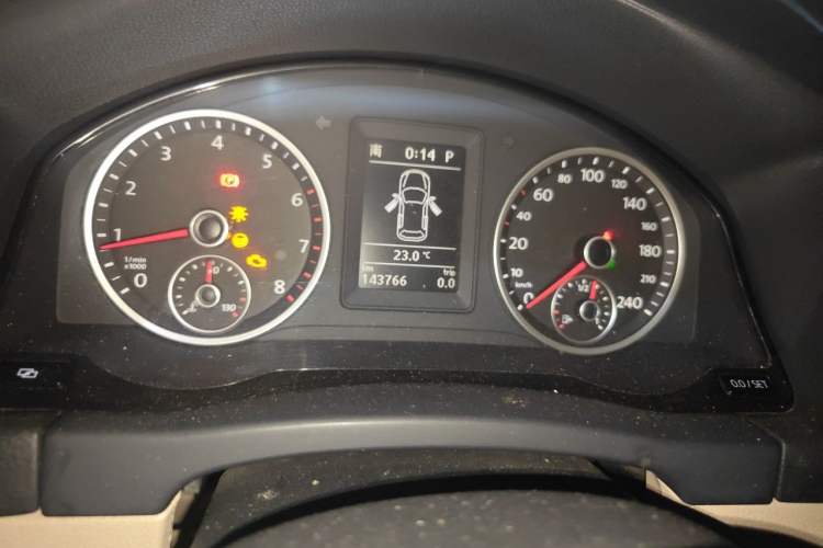 Used Volkswagen Tiguan 2012 1.8TSI Automatic All-Wheel Drive Elite Edition Odometer Close Up