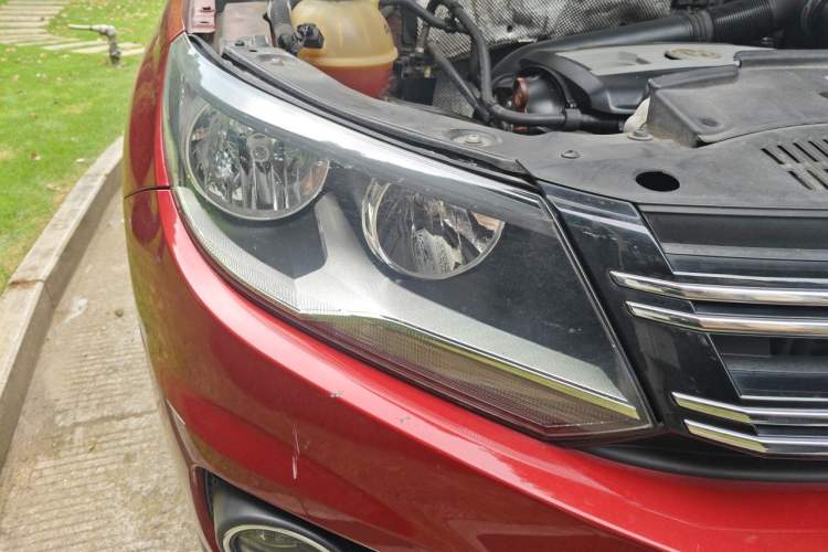 Used Volkswagen Tiguan 2012 2.0 TSI Comfort Edition Right Front Headlight