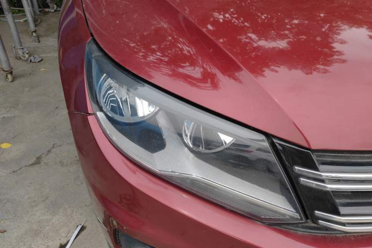 Used Volkswagen Tiguan 2012 2.0 TSI Comfort Edition Right Front Headlight