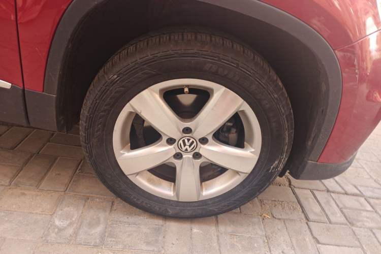 Used Volkswagen Tiguan 2012 1.8TSI Automatic Two-Wheel Drive Elite Edition Right Front Wheel Hub
