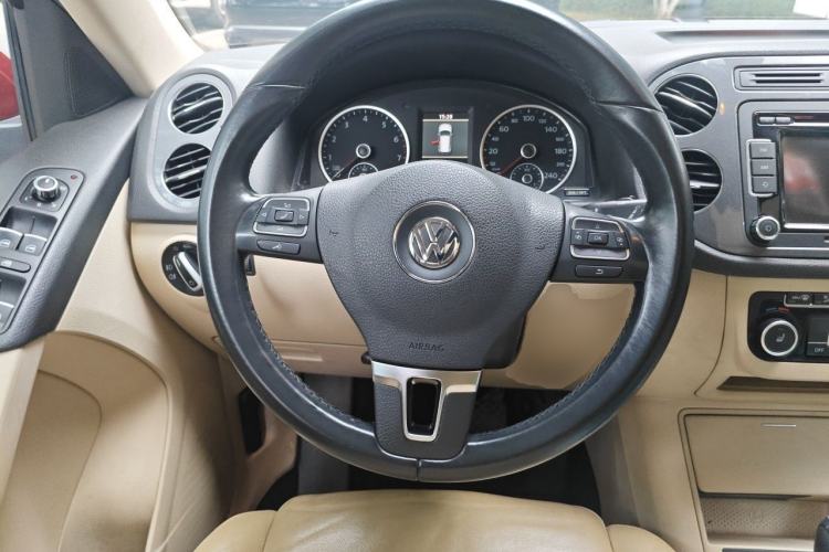 Used Volkswagen Tiguan 2012 2.0 TSI Comfort Edition Steering Wheel