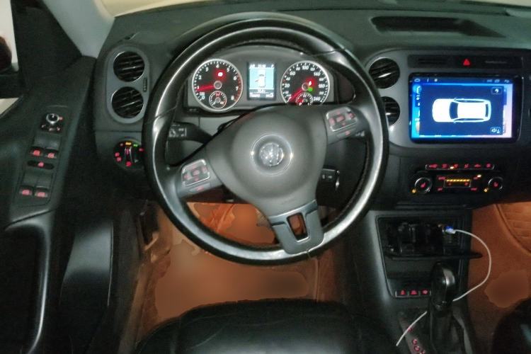 Used Volkswagen Tiguan 2012 2.0 TSI Comfort Edition Steering Wheel