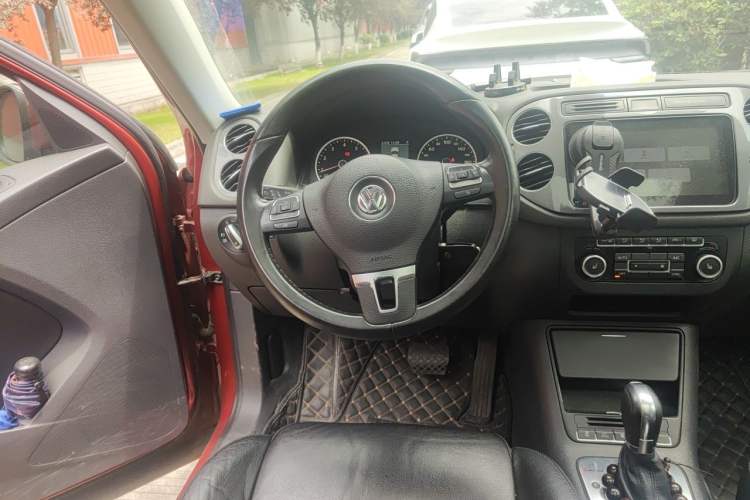 Used Volkswagen Tiguan 2012 2.0 TSI Comfort Edition Steering Wheel
