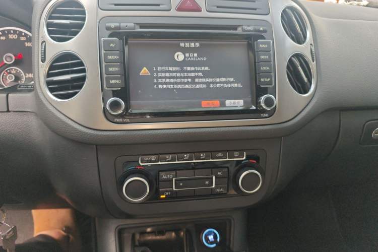 Used Volkswagen Tiguan 2012 1.8TSI Automatic Two-Wheel Drive Trend Edition Audio And AC Panel