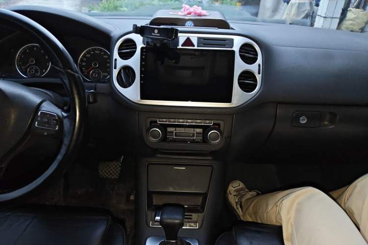 Used Volkswagen Tiguan 2012 1.8TSI Automatic Two-Wheel Drive Trend Edition Audio And AC Panel