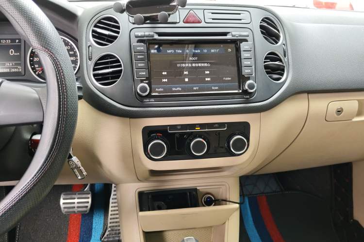 Used Volkswagen Tiguan 2012 1.8TSI Automatic Two-Wheel Drive Urban Edition Audio And AC Panel