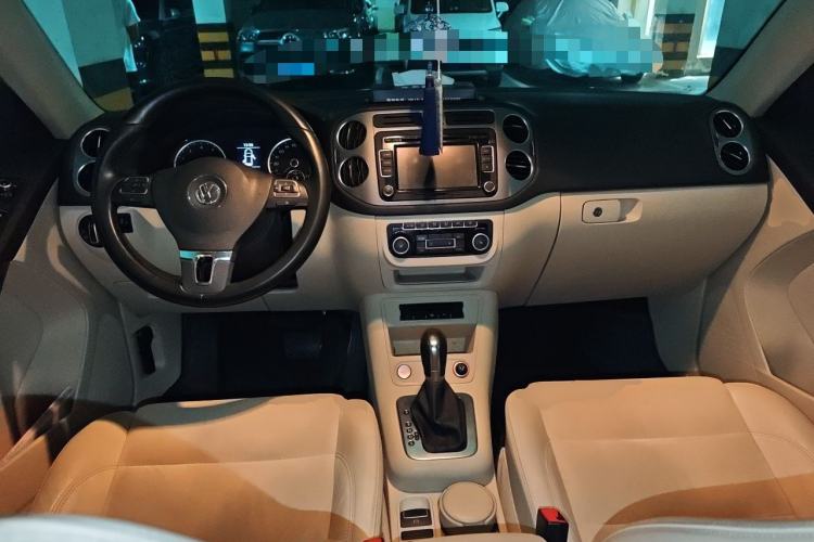 Used Volkswagen Tiguan 2012 2.0 TSI Automatic All-Wheel Drive Flagship Edition Center Console