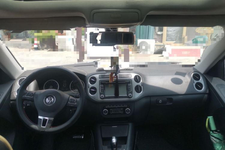 Used Volkswagen Tiguan 2012 1.8TSI Automatic All-Wheel Drive Elite Edition Center Console