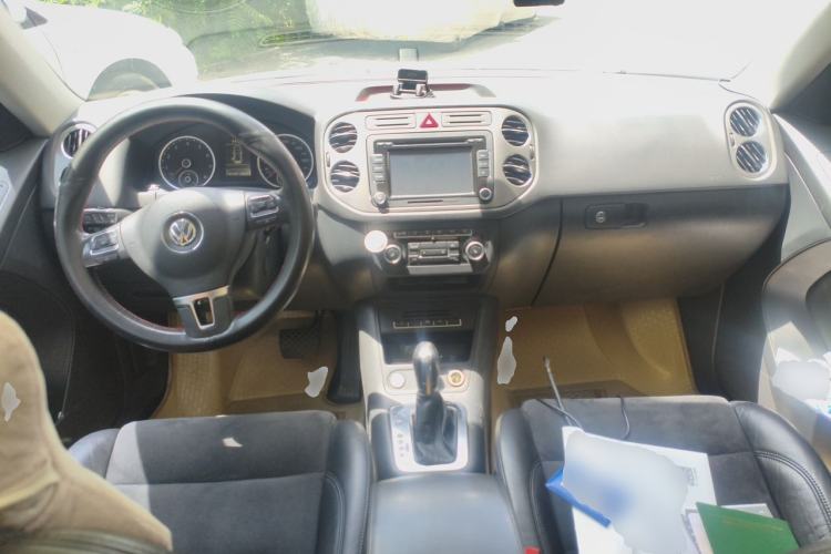 Used Volkswagen Tiguan 2012 2.0 TSI Automatic All-Wheel Drive Flagship Edition Center Console