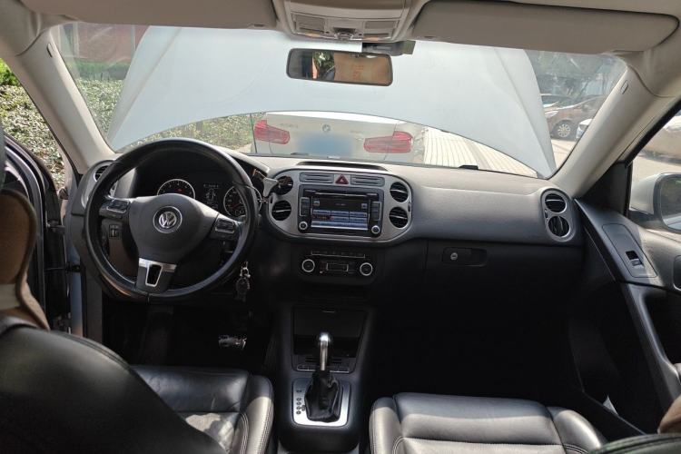Used Volkswagen Tiguan 2012 1.8TSI Automatic Two-Wheel Drive Elite Edition Center Console