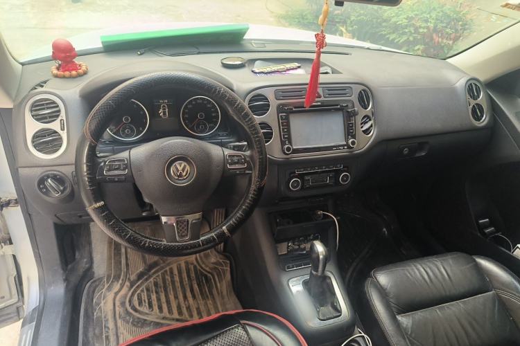 Used Volkswagen Tiguan 2012 1.8TSI Automatic All-Wheel Drive Elite Edition Center Console