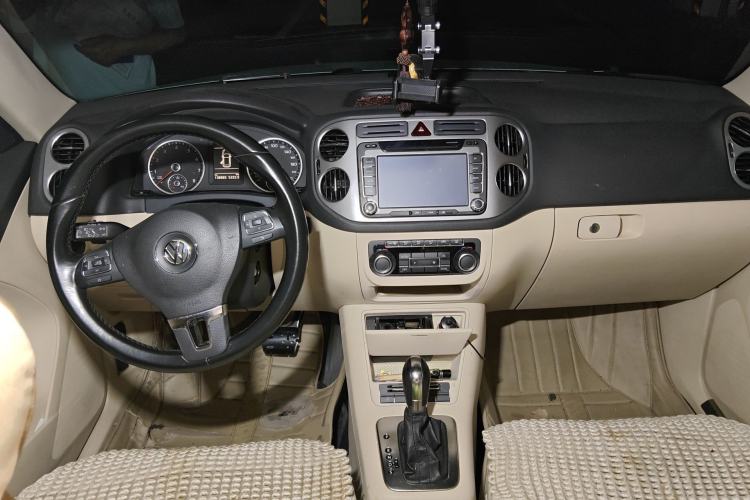 Used Volkswagen Tiguan 2012 1.8TSI Automatic Two-Wheel Drive Trend Edition Center Console