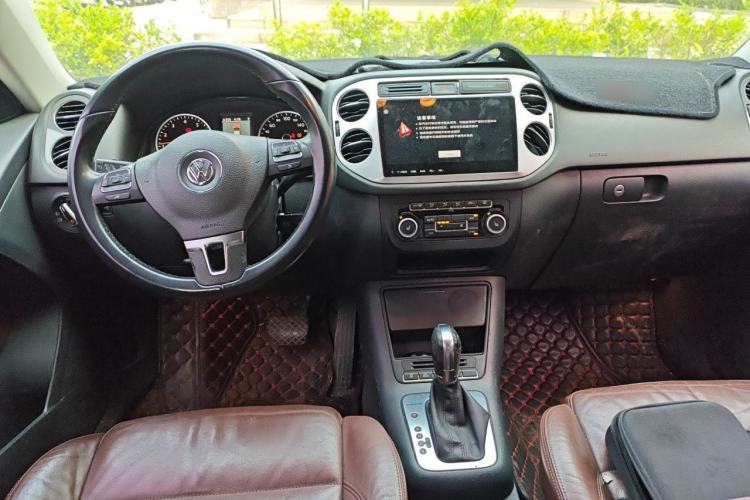 Used Volkswagen Tiguan 2012 2.0 TSI Comfort Edition Center Console