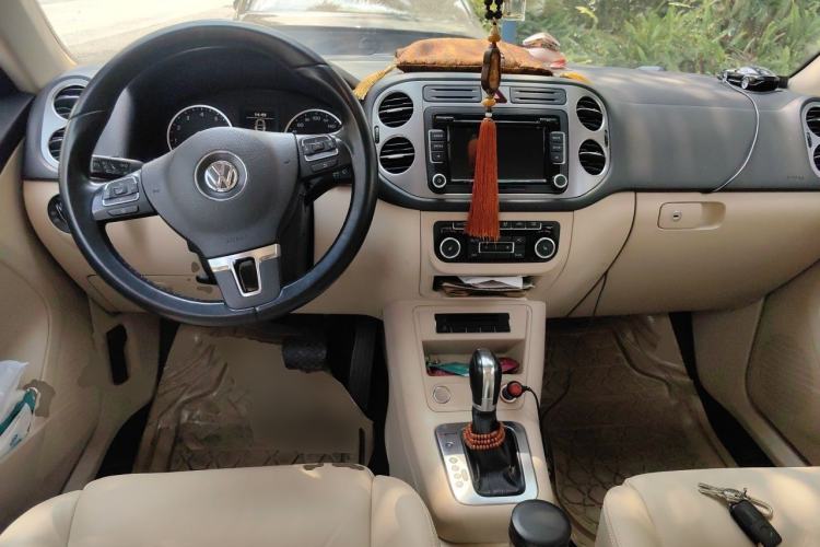 Used Volkswagen Tiguan 2012 2.0 TSI Automatic All-Wheel Drive Elite Edition Center Console