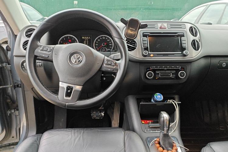 Used Volkswagen Tiguan 2012 1.8TSI Automatic Two-Wheel Drive Elite Edition Center Console